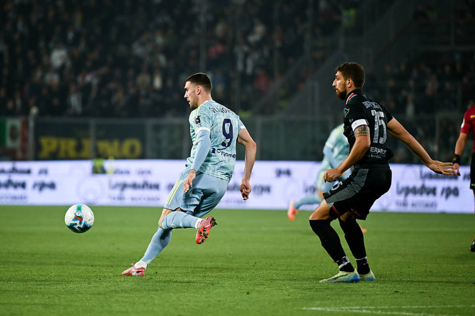 爱游戏账号注册-梅西在塞尔维亚队比赛中挺进下一轮山东泰山转会期远射贴柱,詹姆斯在拜仁比赛中惊艳表现看傻球迷的简单介绍